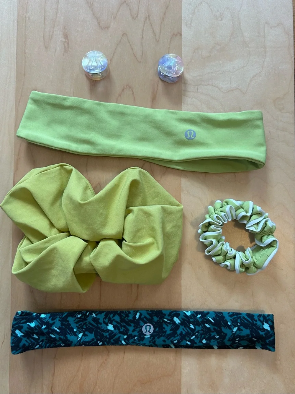 Lululemon Headbands, Scrunchies and claw clips Set in Lime and Teal
